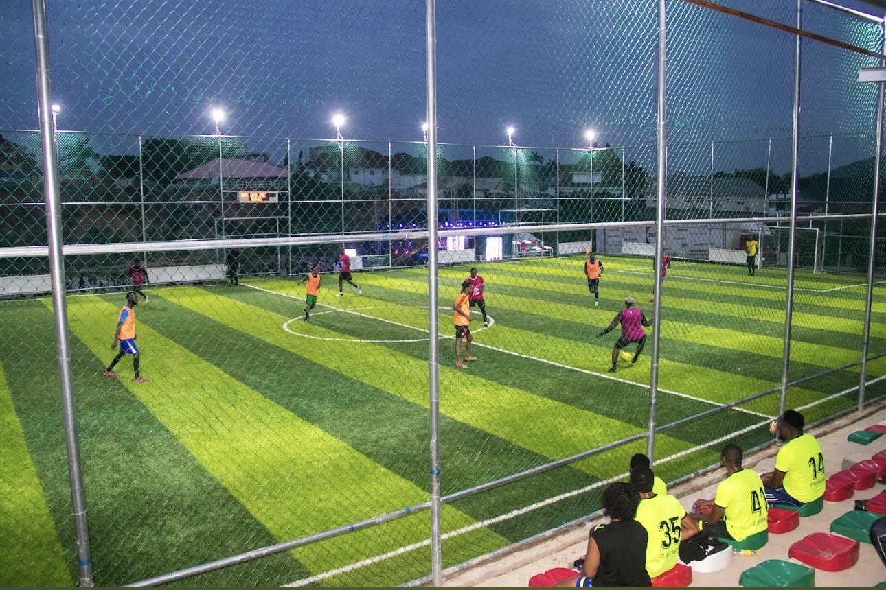 Monaliza Tennis Club night lighting
